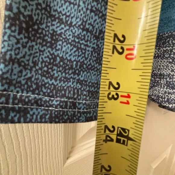 Blue and Gray Colorblock Long Sleeve Top with Button Detail - Picture 4 of 7